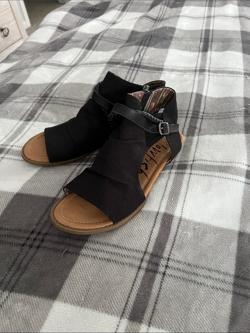 Black Open-Toe Ankle-Strap Women's Sandals